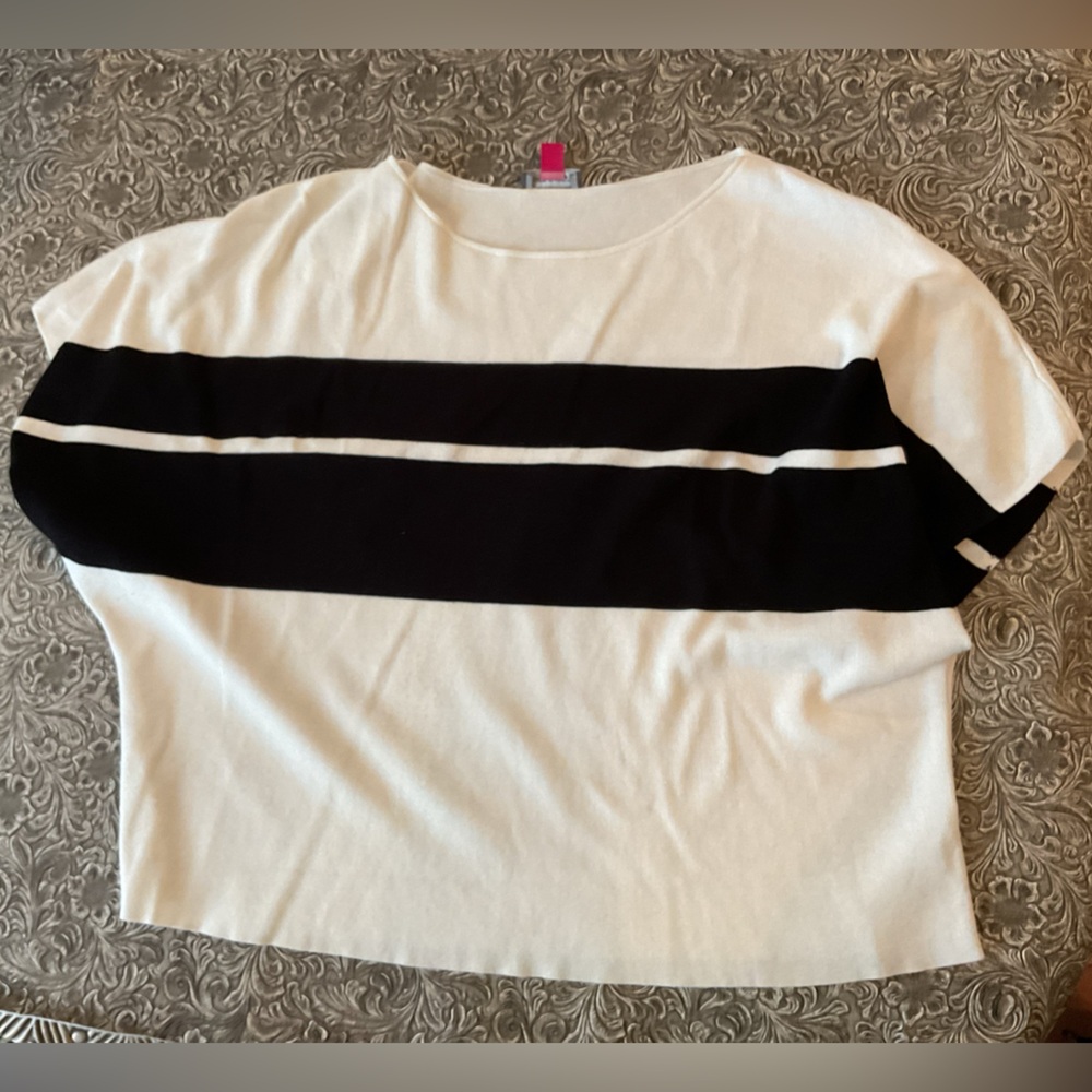 Vince Camuto Wide Cropped Top
